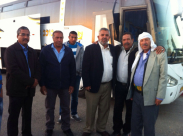 بالصور: معتمرو اللد والرملة ينطلقون للديار الحجازية لأداء عمرة الربيع